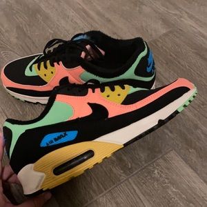 Nike Air Max 90’s Premium Shoe